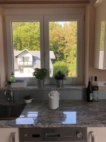 Velden View Ferienwohnung Mit Grosser Sonnenterrasse Und See- Und Karawankenblick Velden am Wörthersee Exterior foto
