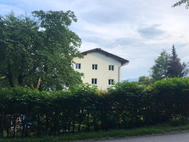 Velden View Ferienwohnung Mit Grosser Sonnenterrasse Und See- Und Karawankenblick Velden am Wörthersee Exterior foto